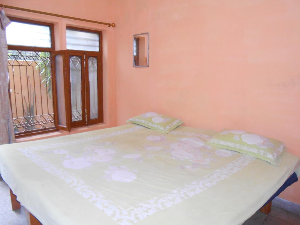 Maruti Guest House Varanasi Room photo