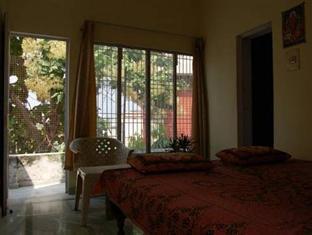 Maruti Guest House Varanasi Exterior photo
